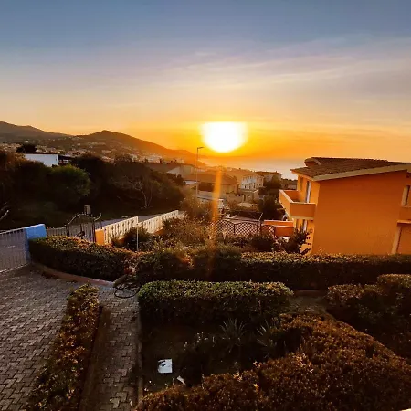 Casa Blusea 아파트 카스텔사르도